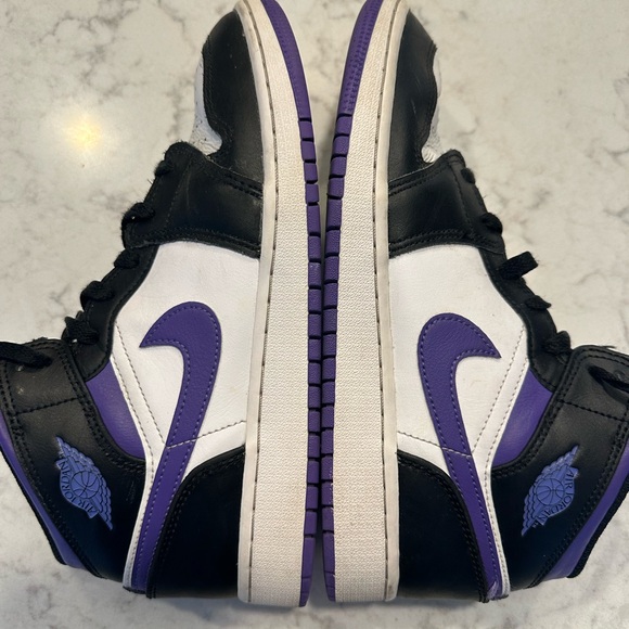 Jordan 1 Mid - Picture 3 of 3